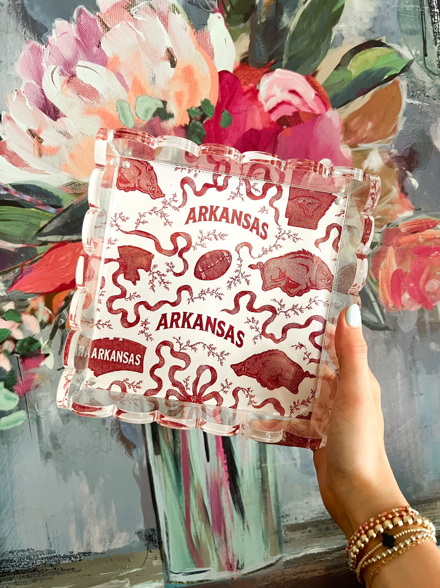 Arkansas Scalloped Acrylic Tray